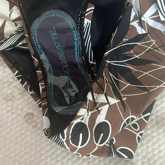 Bleu Rod Beattie Bold Moves Underwire Molded Swim Top and Sarong Hipster Bottom - Picture 10 of 13